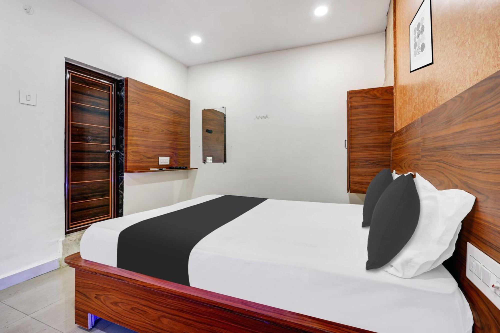 Hotel O Gangothri Lodge Visakhapatnam Ngoại thất bức ảnh